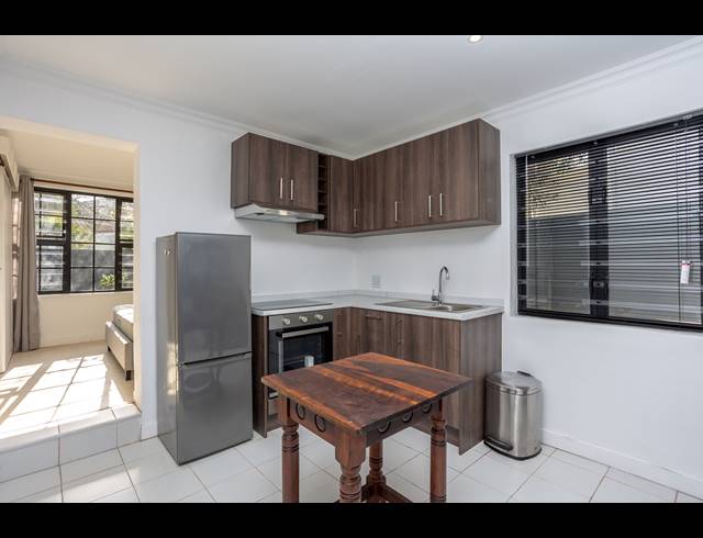 1 BEDROOM FLAT TO LET IN CLAREMONT